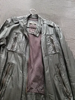 Cazadora Cuero Bershka Talla S