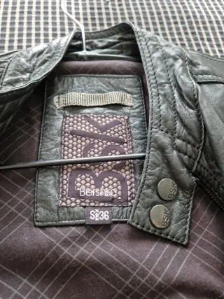 Cazadora Cuero Bershka Talla S
