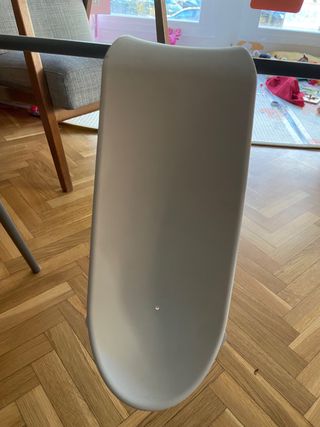 Bañera Stokke plegable con patas y lengüeta