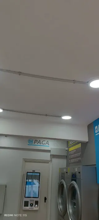 Pintor manitas.Cornella