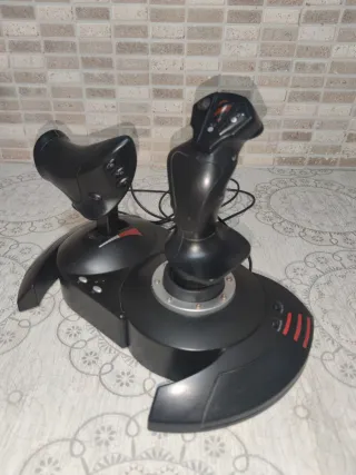 Joystick HOTAS X Thrustmaster