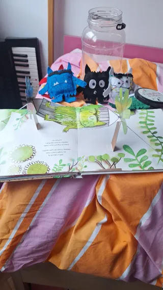 El monstruo de colores pop up