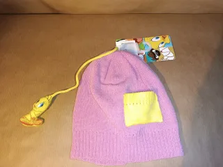 GORRO LANA ROSA CON PELUCHE PIOLÍN CON ETIQUETA