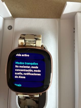 Fitbit Versa 4 oro rosa IMPECABLE