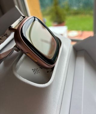 Fitbit Versa 4 oro rosa IMPECABLE