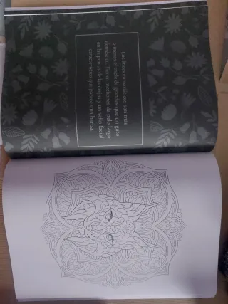 Libro de colorear para adultos: Mandalas de ani...