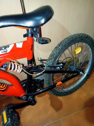 Bicicleta infantil Btwin roja