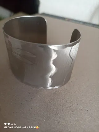 Pulsera de acero con libélula.