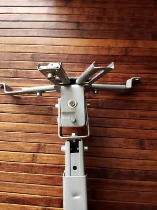 Soporte proyector ajustable fonestar 548P