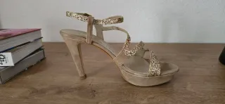 Sandalias de fiesta doradas