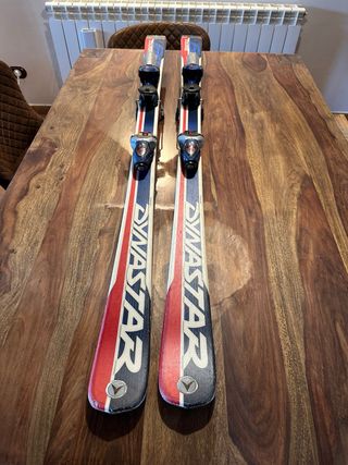 Esquís Dynastar para niño de 138cm