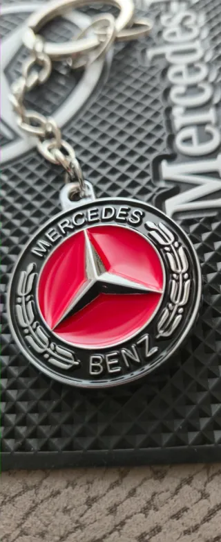 Llavero Mercedes Benz Serie Red
