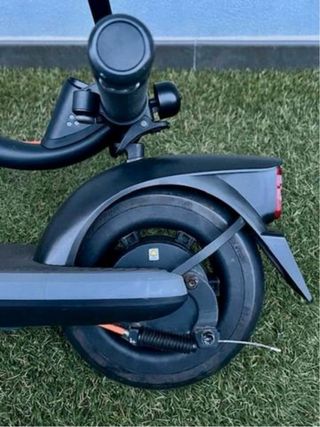 Patinete con suspensión e intermitentes homologado