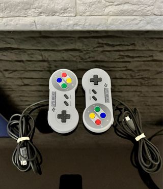 Nintendo Mini SNES Console + 2 Controller