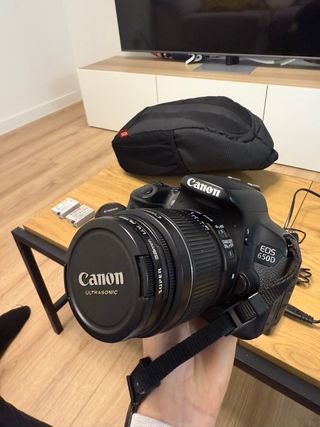 Canon EOS 650D Cámara DSLR + Lente