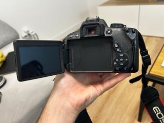 Canon EOS 650D Cámara DSLR + Lente