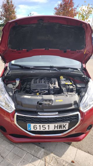 Peugeot 208 1.2 eVTI ACTIVE – Automático (2014) C
