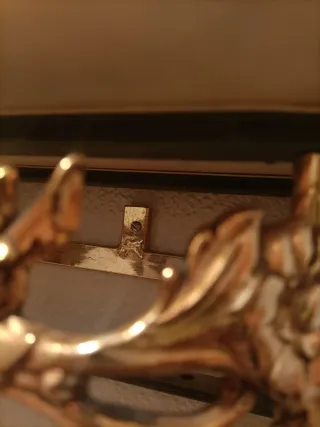 Mueble de entrada artesanal de forja y mármol