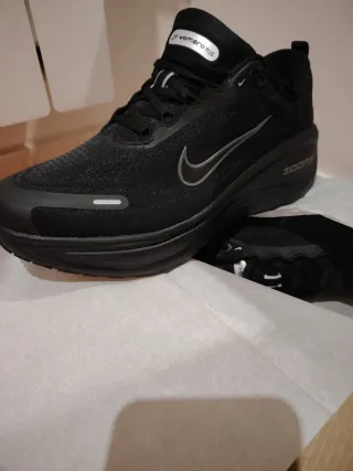 Zapatillas Nike Zoom Vomero Plus Negras