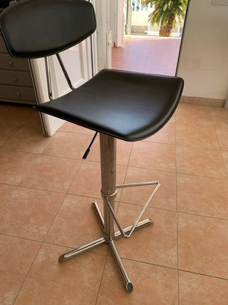 Silla Taburete Negra y Plateada