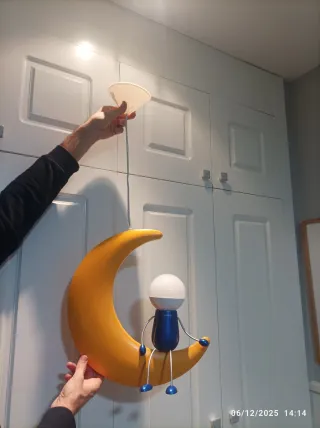 Lámpara infantil luna y muñeco