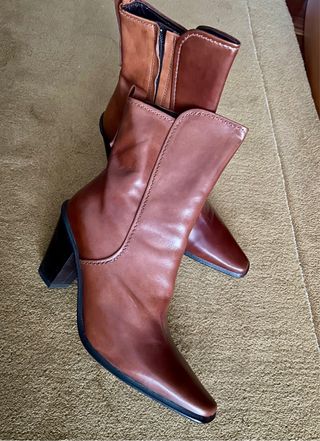Botines de piel marrones