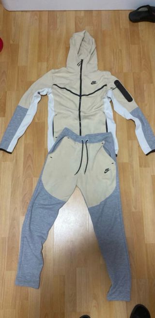 Conjunto Chándal Nike Beige y Gris