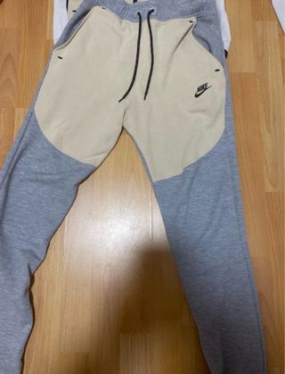 Conjunto Chándal Nike Beige y Gris