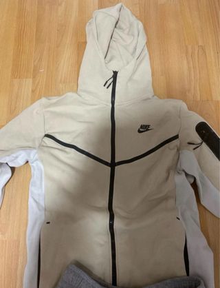 Conjunto Chándal Nike Beige y Gris