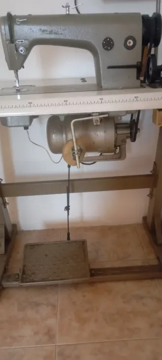 Máquina de coser industrial