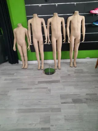 Maniquíes niño con soporte.