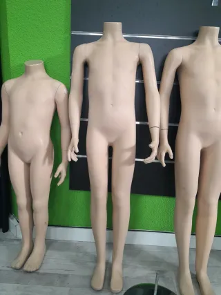 Maniquíes niño con soporte.