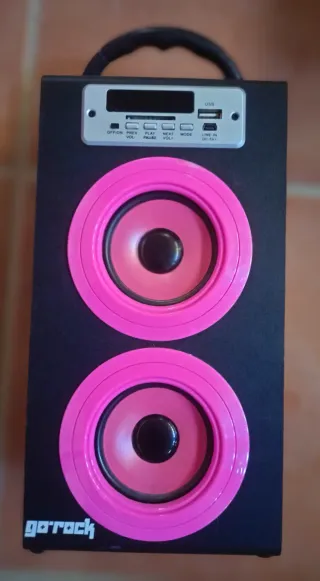Altavoz infantil negro y rosa