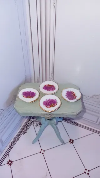 Casa delle bambole: set 4 piatti decorati