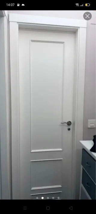 Lacado y pintado de puertas con  acabado renovado