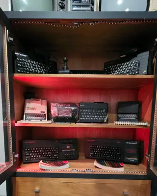 Expositor soporte Sinclair ZX SPECTRUM ZX 48k 128k