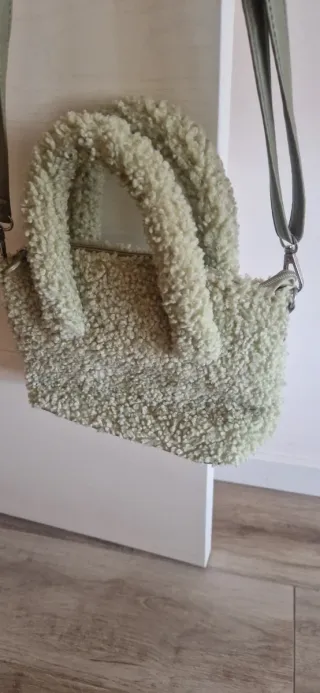 Bolso de peluche verde