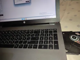 Portátil HP Gris y Negro