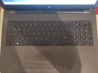 Portátil HP Gris y Negro