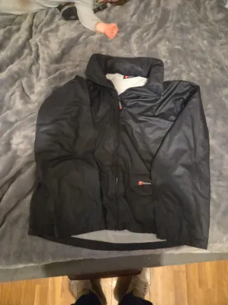 Chaqueta impermeable PAYPER negra