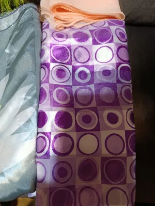 Set di sciarpe e foulard verde e rosa