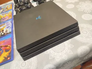 PS4 + 9 Juegos + Mandos