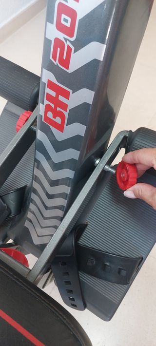 BANCO DE ENTRENAMIENTO Y MÁQUINA DE REMO