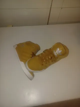 Adidas Hardcourt Marrón Claro Talla 38