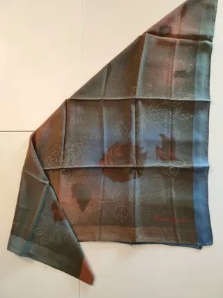 Foulard in seta Pierre Cardin
