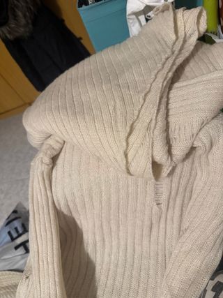 Conjunto jersey y bufanda beige