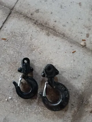 2 Ganchos de Hierro