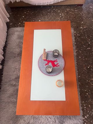 Mesa de comedor de madera y cristal