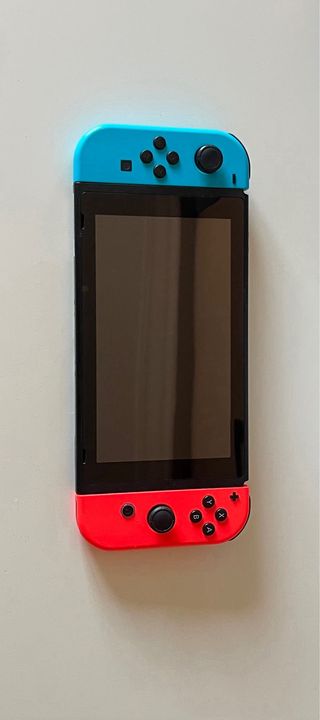 Nintendo Switch + 2 giochi + custodia