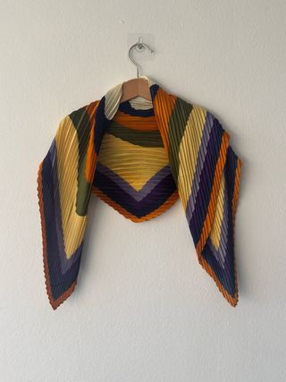 Pañuelo seda multicolor plisado